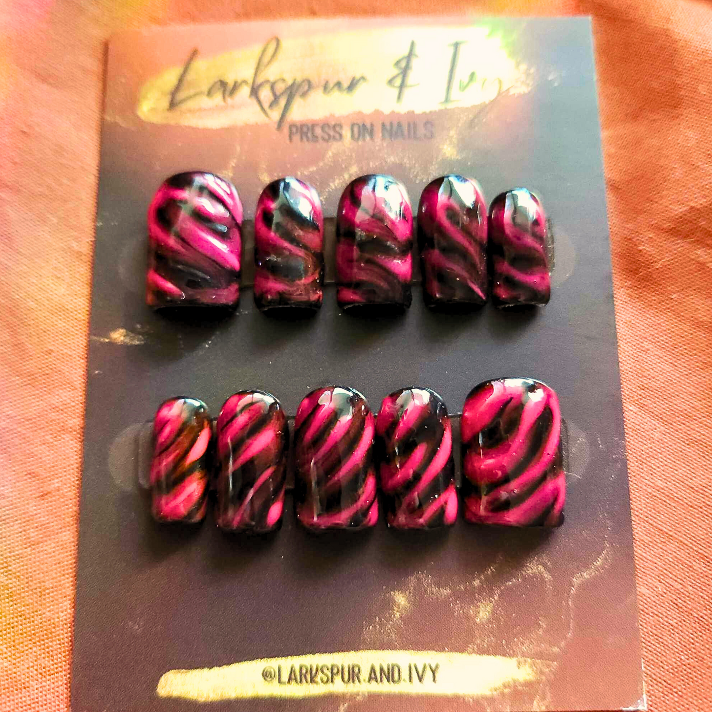 Natural Square Short UV Fuchsia Hot Pink Glow-in-the-Dark Wave Apres Gel-X Press On Nails