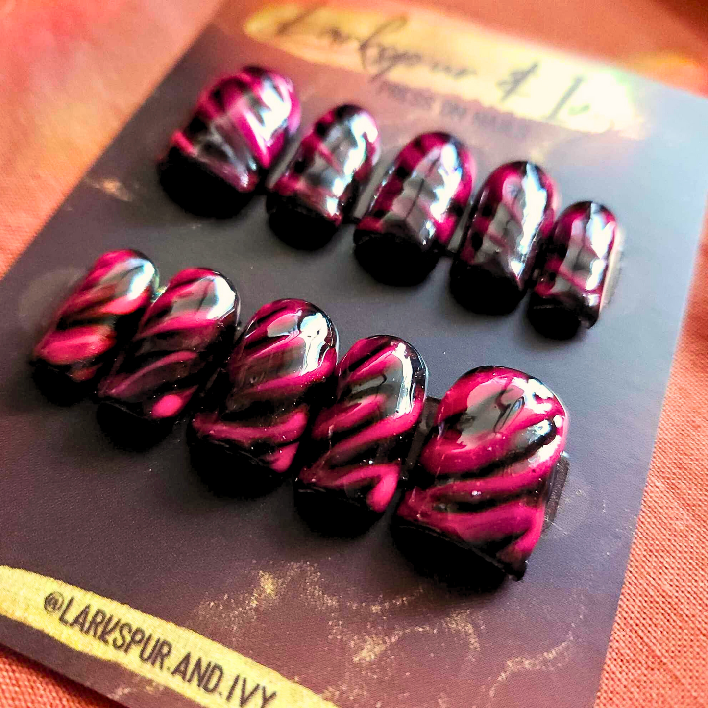 Natural Square Short UV Fuchsia Hot Pink Glow-in-the-Dark Wave Apres Gel-X Press On Nails